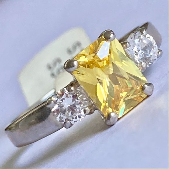Sterling Silver Yellow Cubic Zirconia Ring Cocktail Size 9 Princess Cut 925 - Picture 3 of 10